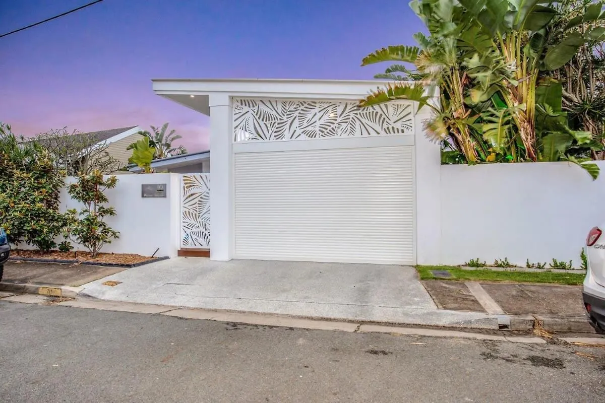 Gold Coast-Miami Mid-Century Beach Home With Pool Gold Coast