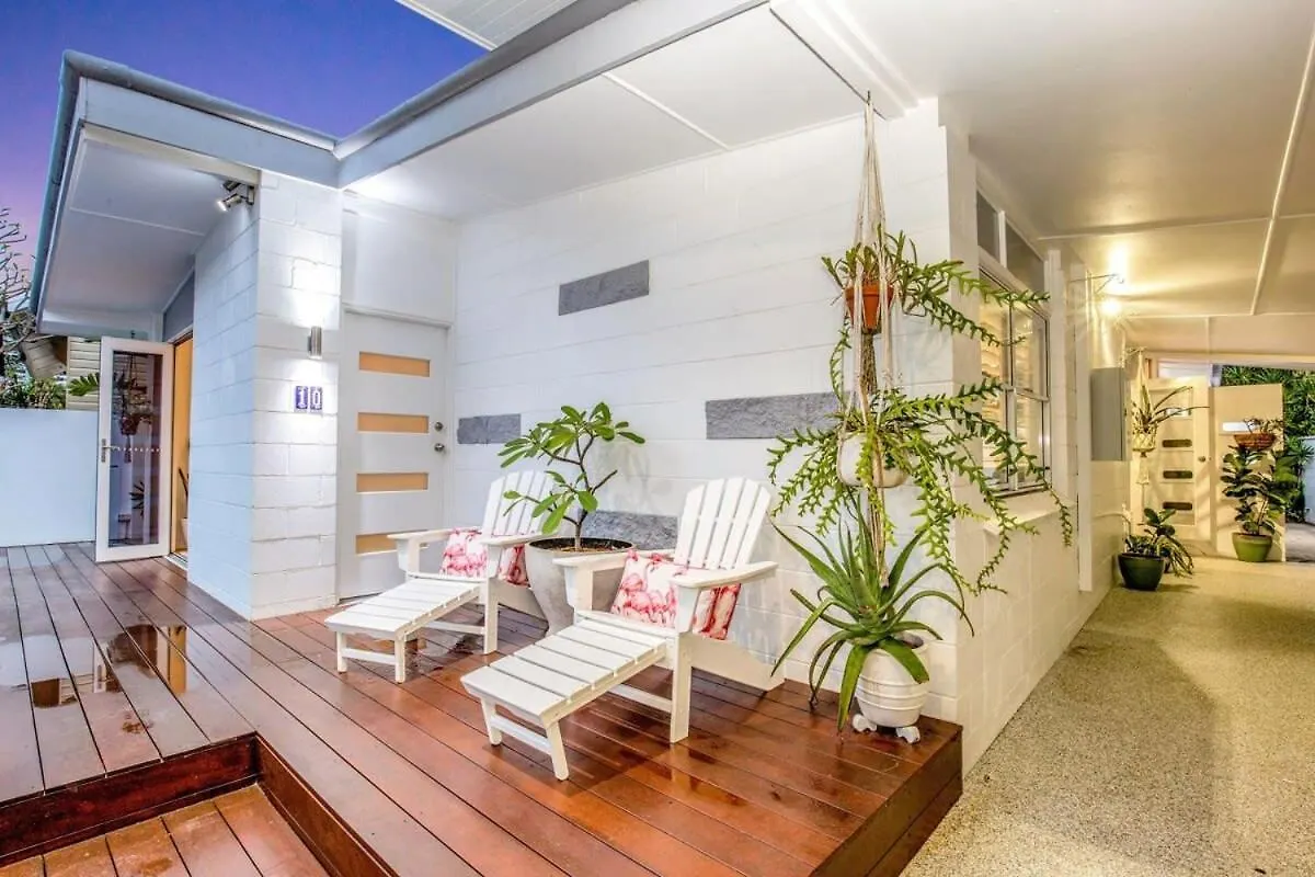Gold Coast-Miami Mid-Century Beach Home With Pool 0*, Gold Coast